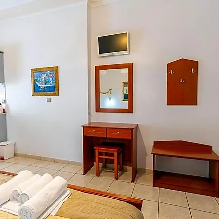 Vasilios Exarhos 3* Paralía